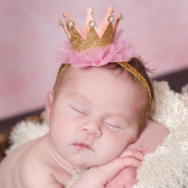 Söpöt kiiltävät tylliverkkoiset tyttöjen syntymäpäiväjuhlahatut Prinsessakruunuhatut Vauvakutsut Syntymäpäiväkakkuhatut Valokuvarekvisiitta Lasten juhlakoristeet Hairpin Gold 9X4.5CM