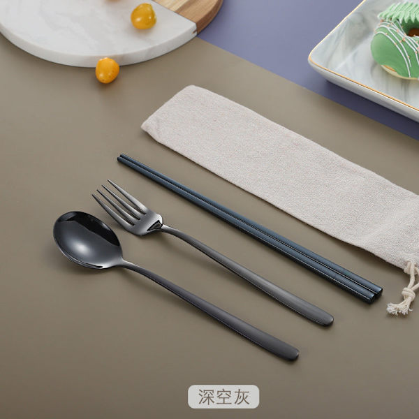 Rostfritt stål Koreansk stil Sked Gaffel Ätpinnar Titanpläterade Bordsservis Student Bärbar Tredelad Ätpinnar Sked Gaffel Three-piece set