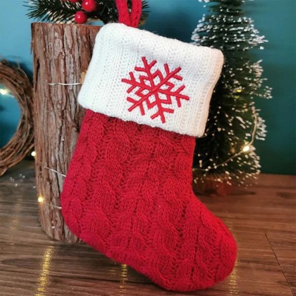 Hängbar Röd stickad Julstrumpa Snöflinga Bokstav Julstrumpa Julgranshängande Ornament 2024 Navidad Natal Xams Q