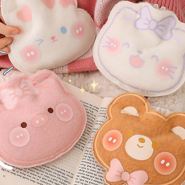 Suloinen sarjakuvaeläimen kuumavesipullo, joka pitää lämpimänä ulkona matkustettaessa Piggy