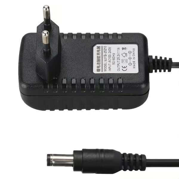 25,2V/1A Hurtigoplader Li-ion Oplader Adapter 100-240V Input Multilagsbeskyttelse