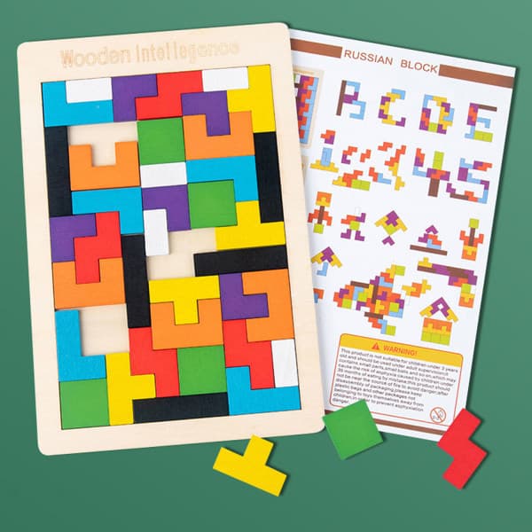 Tangram-puslespill i tre