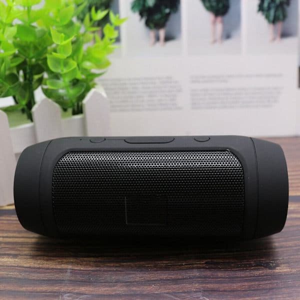 Trådløs Bluetooth-høyttaler med basseffekter