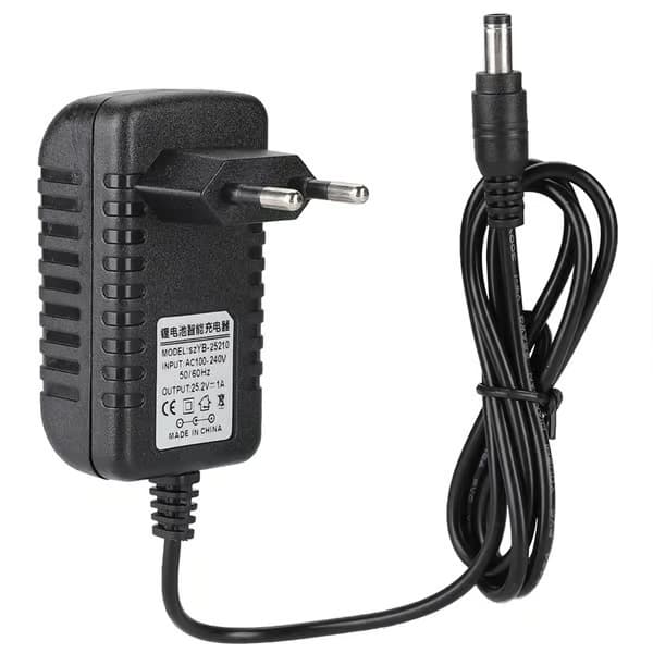 25,2V/1A Hurtigoplader Li-ion Oplader Adapter 100-240V Input Multilagsbeskyttelse