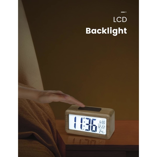 Trä Sängbordsklocka med Stor LCD Bakgrundsbelyst Display, Temperatur, Snooze-funktion, Ljusstyrkesensor, 3 AAA Batteridriven【Batteri Ingår Inte】