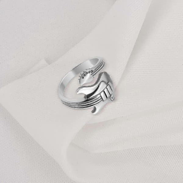Ring, Sølvring for menn - Stilig gitarinspirert design - Perfekt herretilbehør Herringer Gitartilbehør Ringer Menn