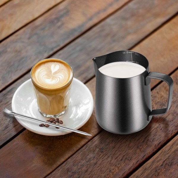 Metallmjölkningskanna, 350 ml/12 oz 304 Rostfritt stål Mjölkkanna Metall Barista Tillbehör för Cappuccino Latte och Espresso, Diskmaskinssäker