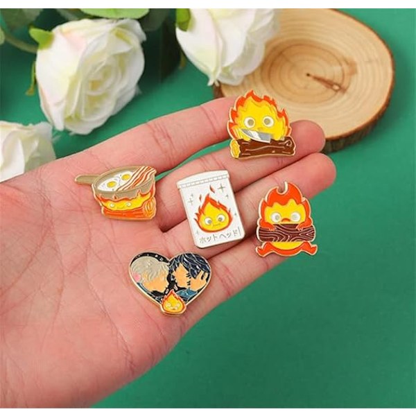 Castle Enamel Pins 5 st Söt Flamma Badge Brosch Animation Karaktär Lapel Pin Badge Metall Badges Pin Set