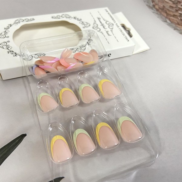 Sommer Print On Nails Short Almond Falske Negle Multicolor French Tip Kunstige Negle Med Design Shiny Genanvendelige Kunstige Negle