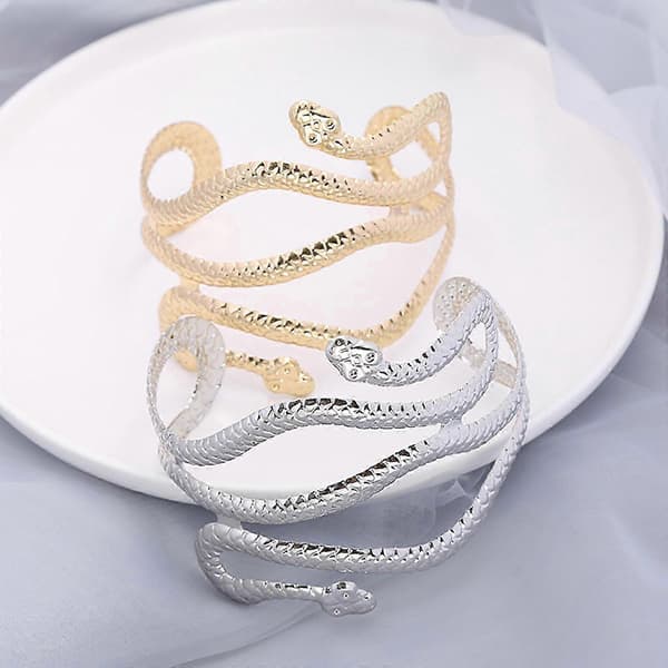 Multi Layer Coil Overarmsbånd Manchet Armringe til Piger Arm Armbånd Justerbart Silver