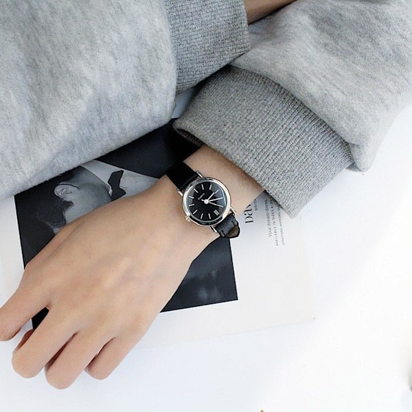 Koreansk Mode Klocka Läderarmband Casual Quartz Vattentät Snabb C One size