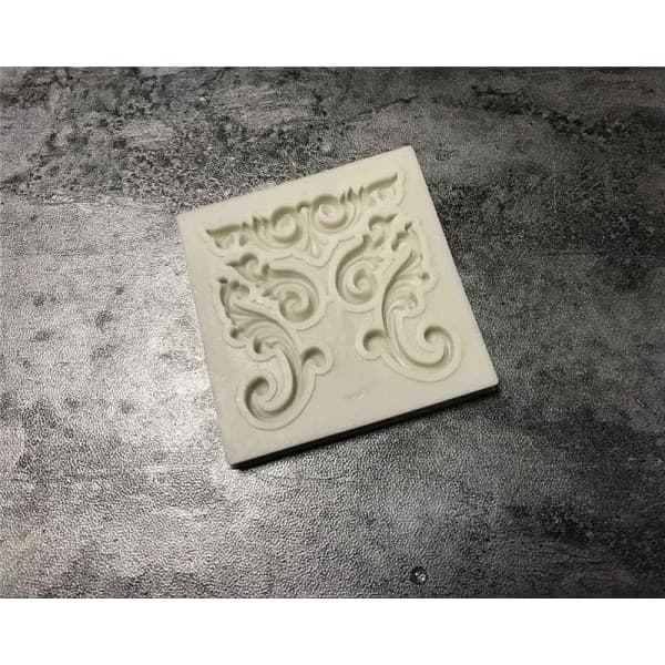 Ram Garland Silicone Form Baroque Black