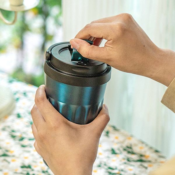 Termoskopp i rostfritt stål med vikbart handtag och läckagesäkert kaffe 500ml (elektrisk blå).
