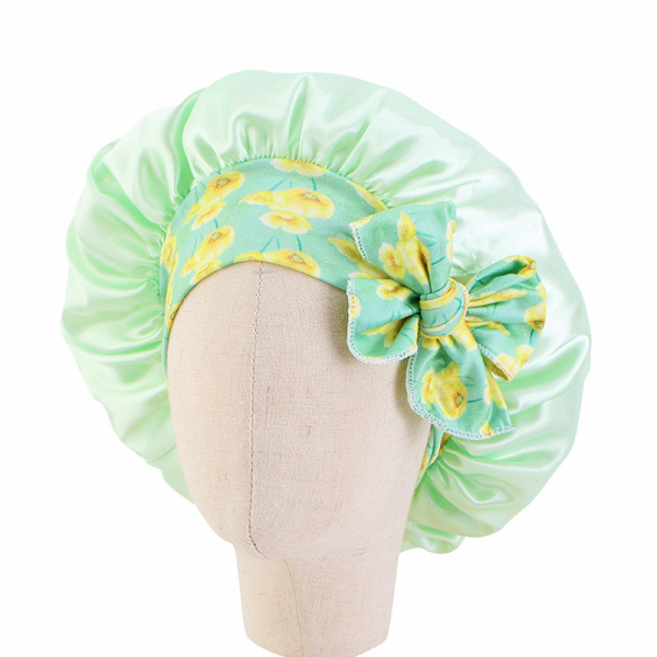 Barnmössa i satin Silk cap (grön)