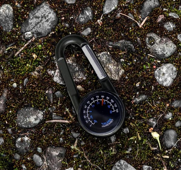 Karbinhake Clip On Compass Nyckelring Liten Kompass Nyckelring för barn Kompass Termometer 2 st