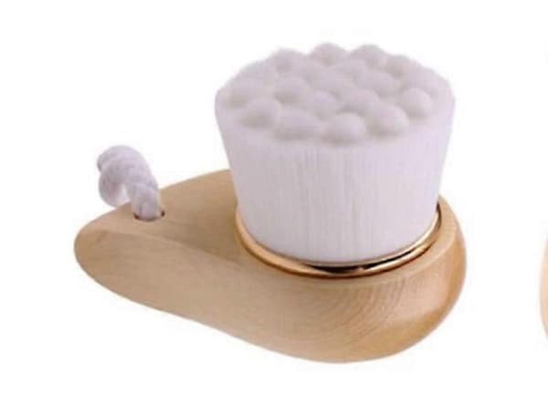 Facial Cleansing Brush with Bamboo Handle and Extra Soft Fibers - White.