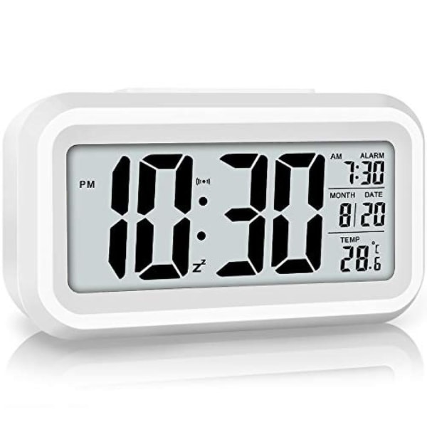 Led-display Digital väckarklocka Batteridriven smart nattlampa Enkelt att använda klocka för barn, tunga sovande sovrumsklocka (vit)