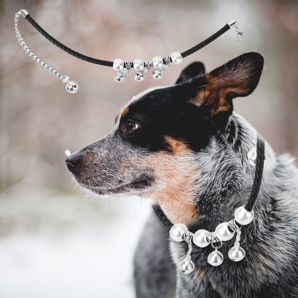 Førsteklasses kæledyrs sød halskæde med klokke justerbar, så den passer til de fleste hunde og katte. Leveres sort L