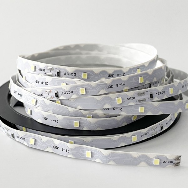 Dekorativt flexibelt 12V Lågspänning LED Strip Light Typ S Strip Light 1 Meter (Varmvit)