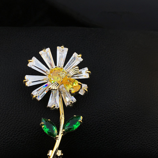 Fashion Zircon Flower Brosch Solros Corsage Anti-light Pin J White