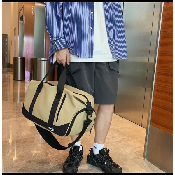 Yksinkertainen suuren kapasiteetin käsilaukku, urheilullinen vedenpitävä kuiva- ja fitness , lyhyen matkan matkalaukku khaki