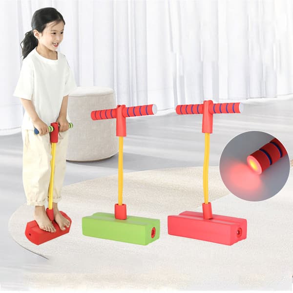 Rød skum Pogo Stick til børn Udendørs balancetræning Let greb Hoppelegetøj
