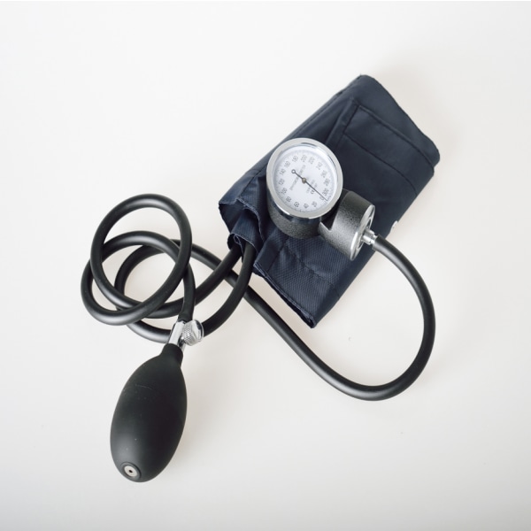 medicinsk stetoskop arm blodtryksmåler vintage stetoskop