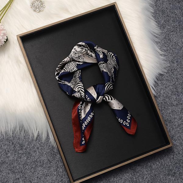 Silke Touch Bandana Fashion Satin Hår Tørklæde Kvadratisk Tørklæde til Kvinder