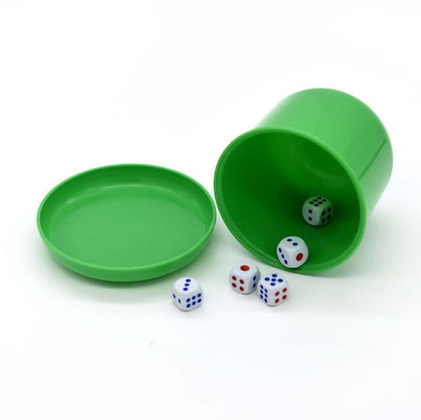 Terningkopp med 5 standard terninger