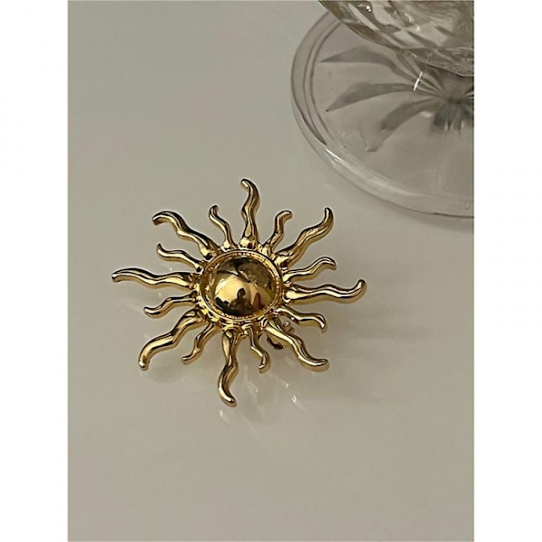Elegant Outfit Sun Burst 18k Guldpläterad Brosch Mässing Hög Kvalitet