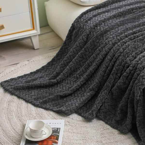 Stor flanellfleece-teppe med jacquardvevd bladmønster (150x200 cm grå) - myk, varm, lett og dekorativ
