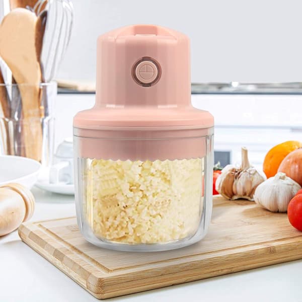 Mini elektrisk vitlökshackare 250 ml Mini USB-laddning Bärbar mathackare (Rosa)
