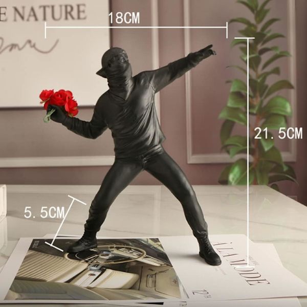 (Svart) Hartsstaty, Banksy Tax Skulptur, Blomkastarstaty