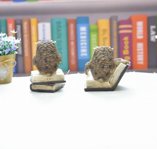 2 st ugglestatyer dekor, uggla läser bokfigur söt designad