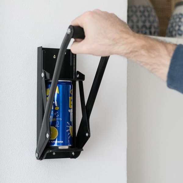 Sort dåsepresser - Med flaskeåbner - Til drikkevaredåser og 500 ml