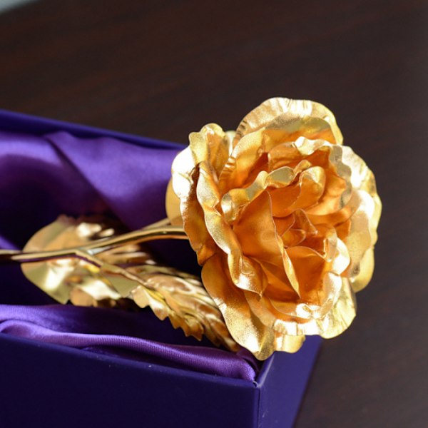 24 karat guld Rosguld ros i en 24k guld presentask