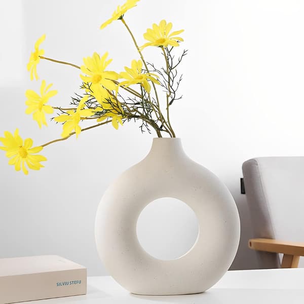 Hvit moderne sirkel keramisk vase, nordisk sirkulær matt hul D