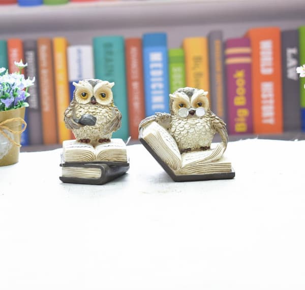 2 st ugglestatyer dekor, uggla läser bokfigur söt designad