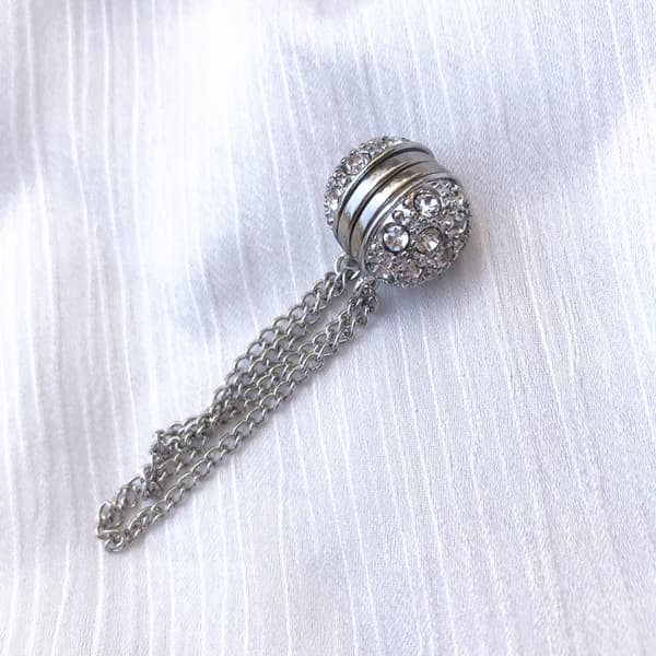 1 st glänsande strass brosch stift magnetisk lång kedja säkerhetsstift Fa