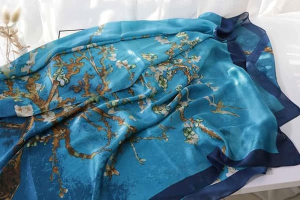 Kvinners skjerf Mote skjerf Lang sateng silke touch skjerf Lettvekt