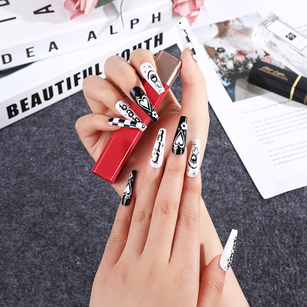 24 sorte og hvide firkantede hjerter, falske negle, manicure