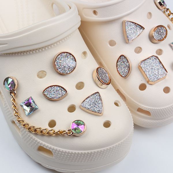 11 Crocs DIY-tillbehör mode trädgårdsskor ins sko blomma sko