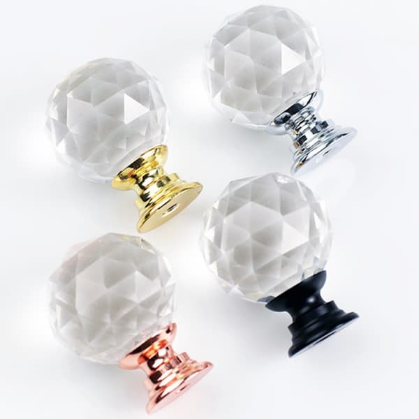 Knoppar 2 st - Diamant/kristall på silverbas Silver