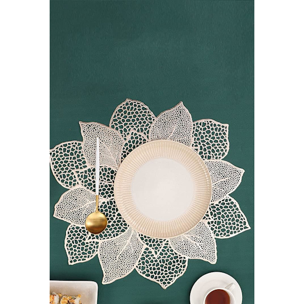 4 kappaletta Lotus-kuvioituja PVC-paikka-alustoja, vedenpitäviä ja öljynpitäviä -setti