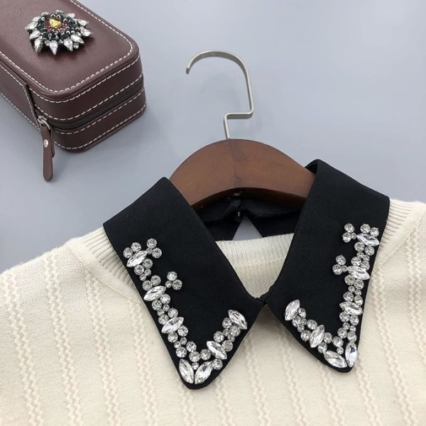 Elegant halvskjorte med avtagbare rhinestones for kvinner Bluse F