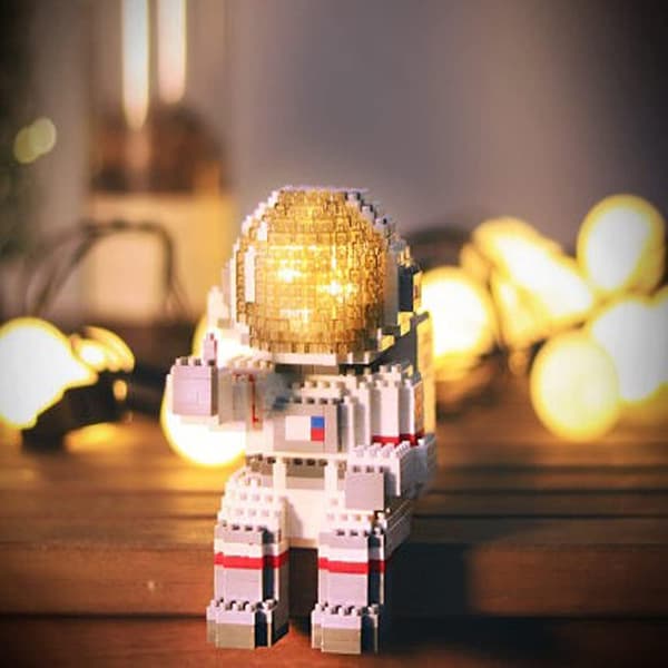 (1008 stk.) Mini Astronaut Byggesæt Model med LED Lys, ST