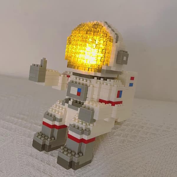 (1008 stk.) Mini Astronaut Byggesæt Model med LED Lys, ST