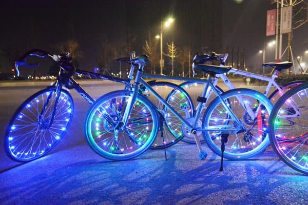 2 stk. dæk LED cykelhjul lys med få 100 % lysere og synlig