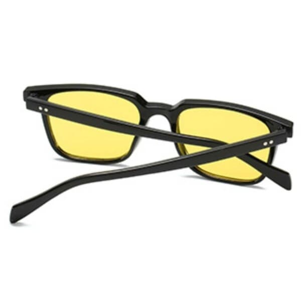 Firkantede solbriller, gule glass, svart black