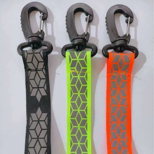 10-pack reflekterande hängen för utomhuscykling - Förbättrad synlighet, reflekterande markörer för ryggsäckar och kläder, svart Black